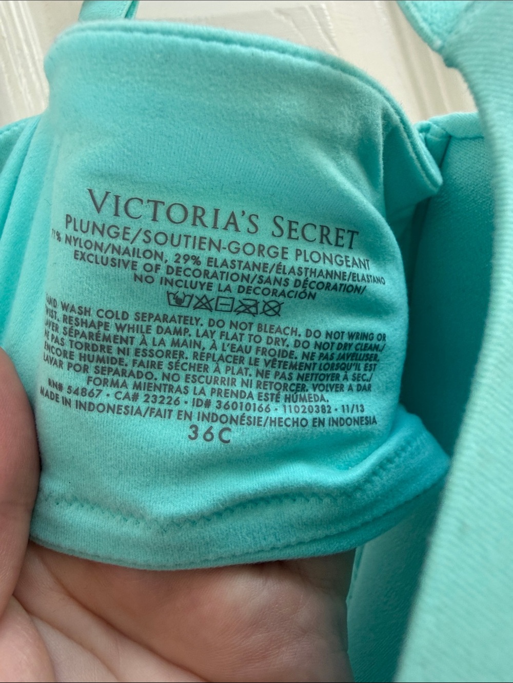 Victoria Secret Plunge Bra - Picture 2 of 3